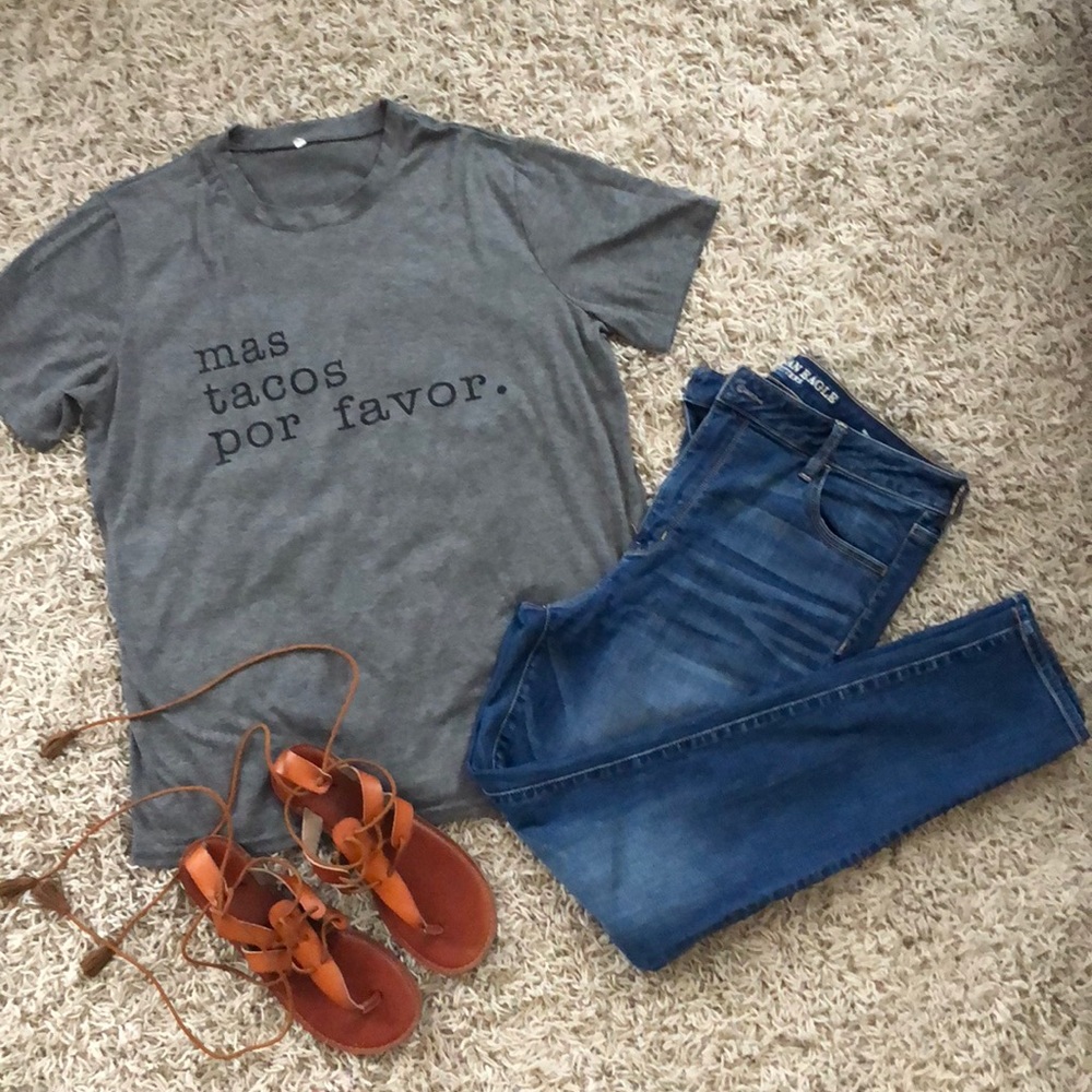 Mas tacos por favor T-Shirt